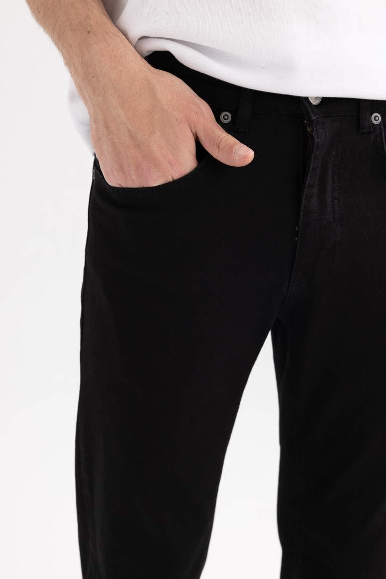 Slim Tapered Fit Dar Kalıp Normal Bel Daralan Paça Jean Pantolon