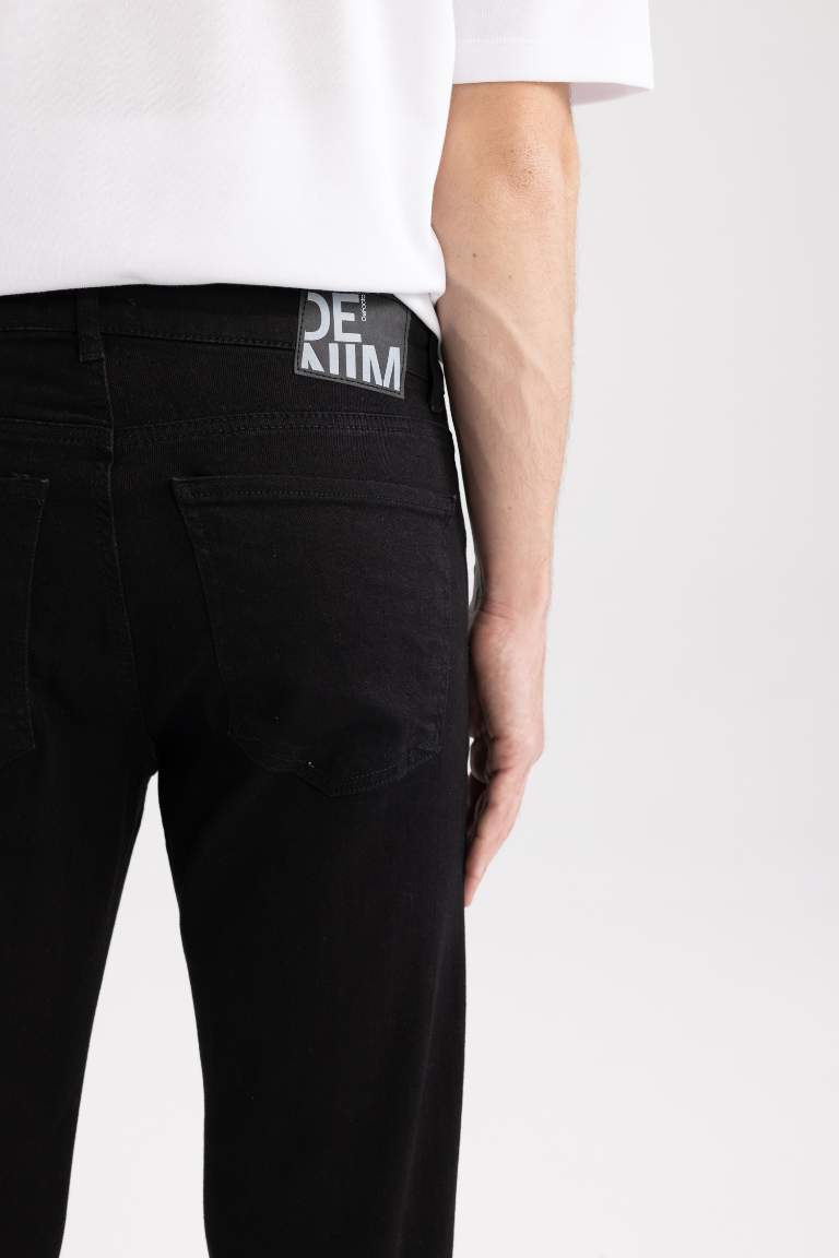 Slim Tapered Fit Dar Kalıp Normal Bel Daralan Paça Jean Pantolon