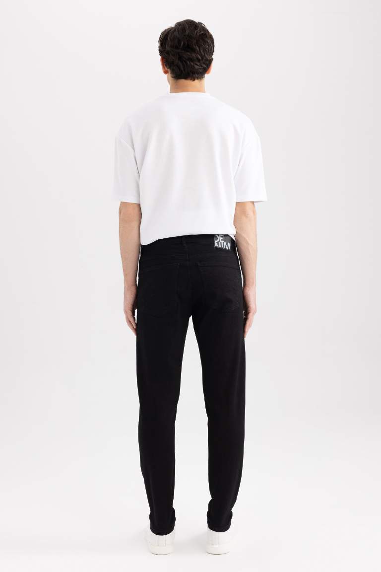 Slim Tapered Fit Dar Kalıp Normal Bel Daralan Paça Jean Pantolon