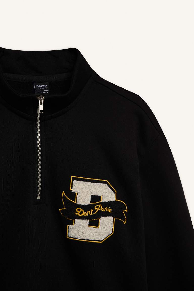 Regular Fit Dik Yaka Fermuarlı Baskılı Sweatshirt
