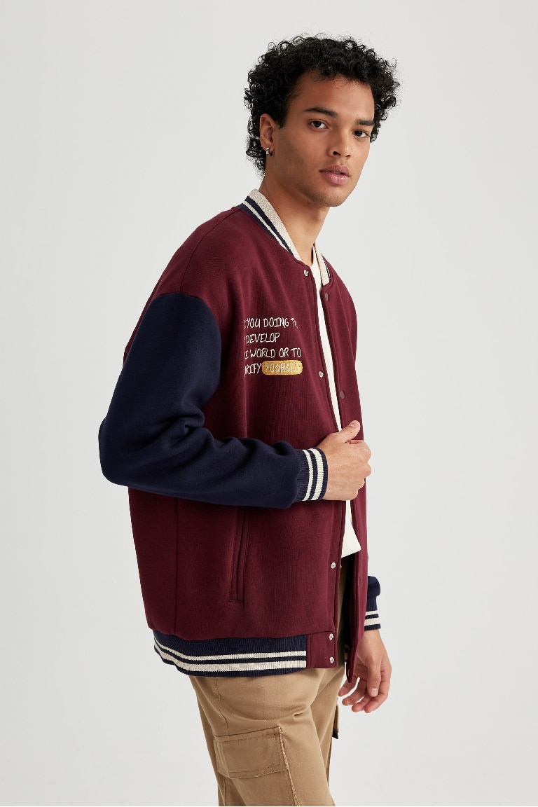Oversize Fit Kolej Yaka Baskılı Çıtçıt Kapamalı Çift Cepli Mevsimlik İçi Yumuşak Tüylü Bomber Hırka