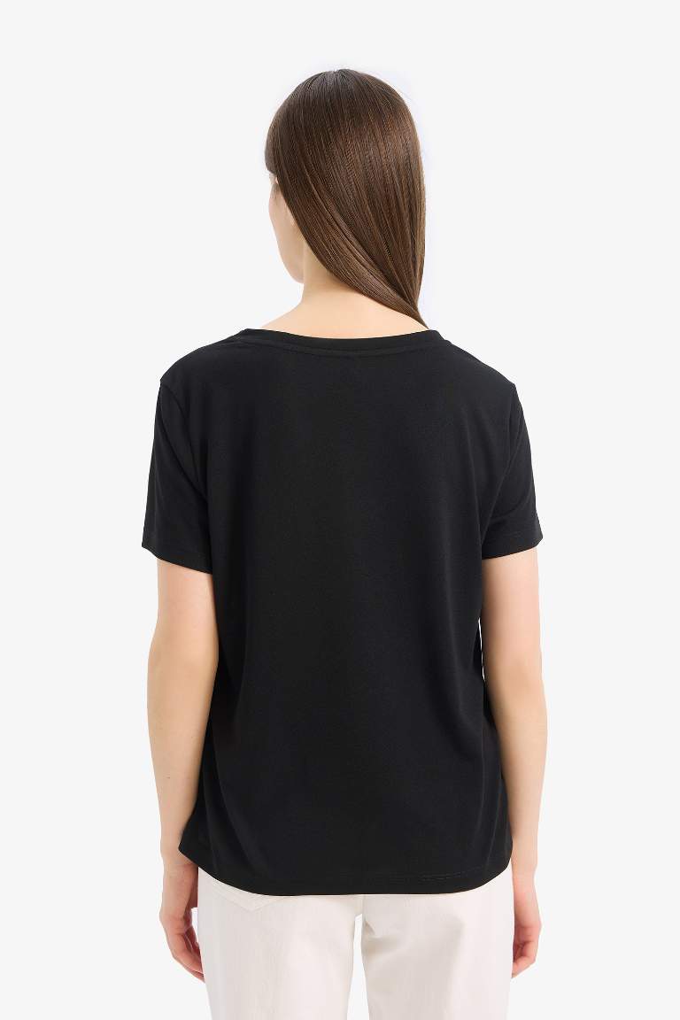 Regular Fit V Neck Basic T-Shirt