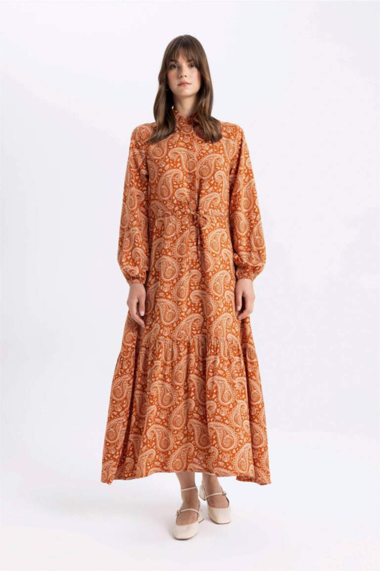 فستان كم طويل مطبوع من فيسكوز برقبة قميص