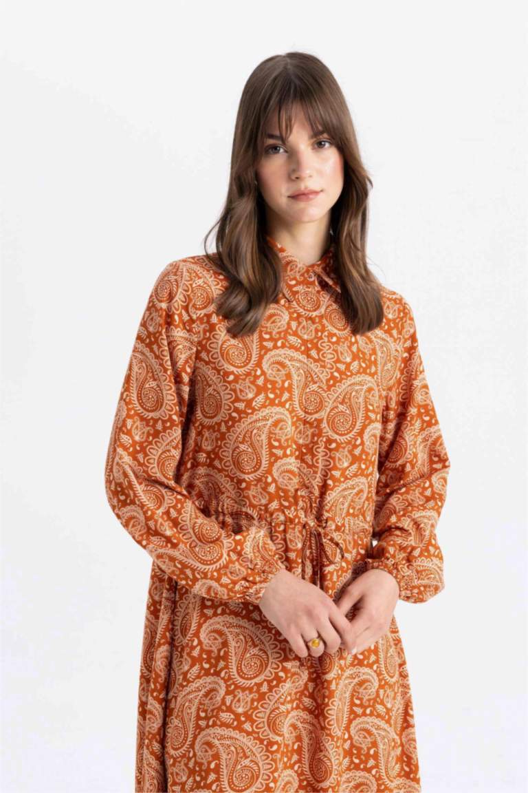 فستان كم طويل مطبوع من فيسكوز برقبة قميص