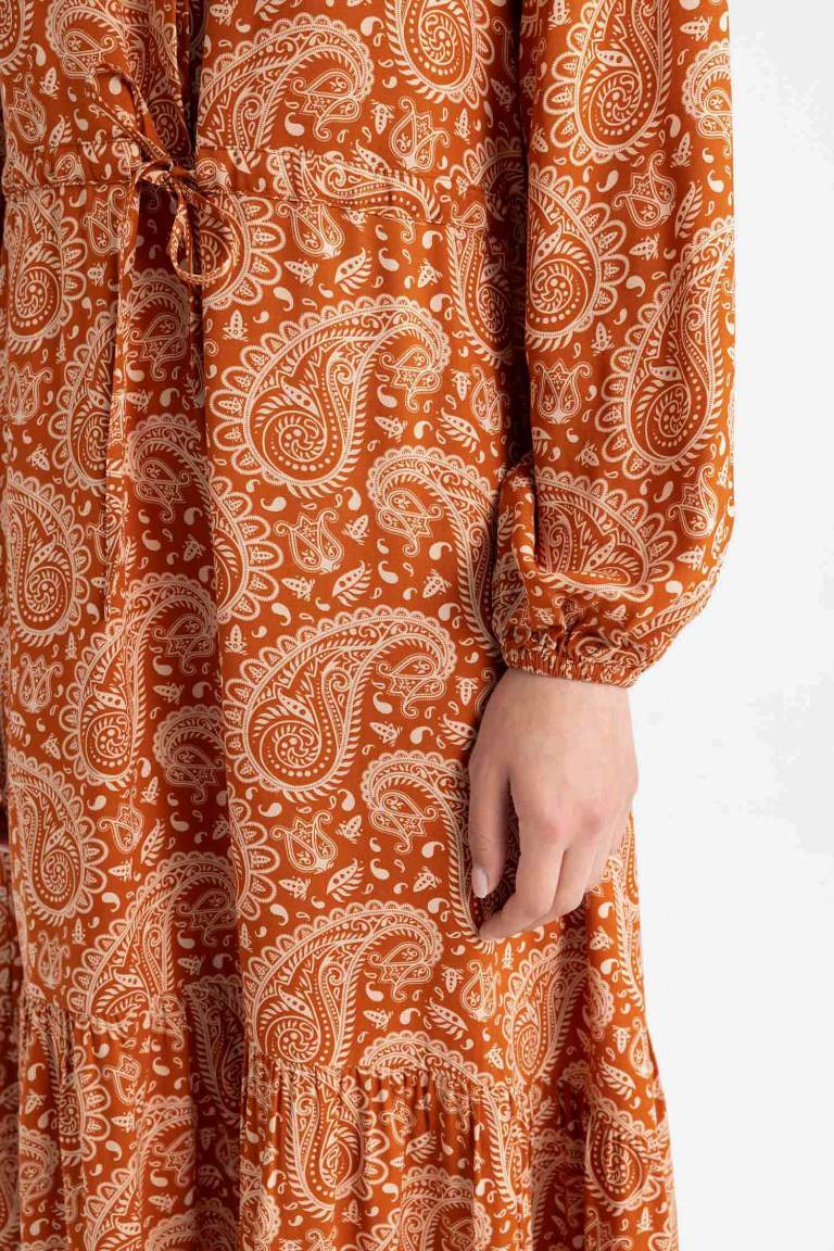 فستان كم طويل مطبوع من فيسكوز برقبة قميص