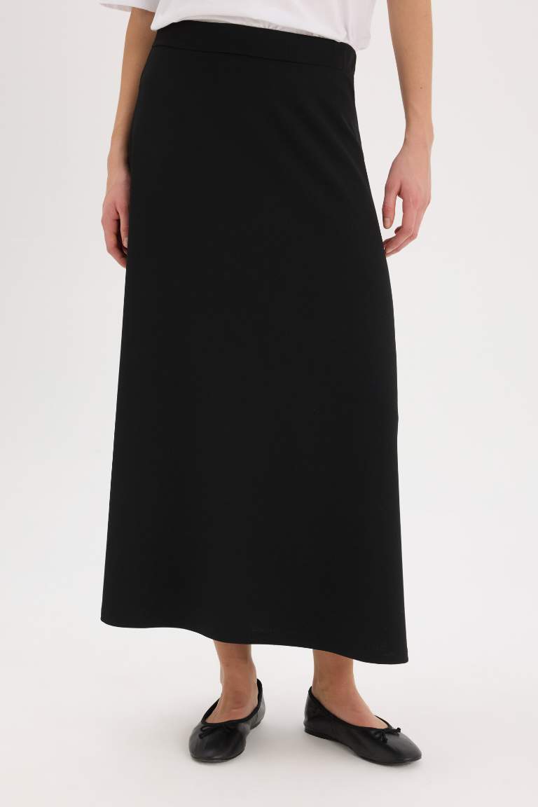 A Cut Crepe Knitted Skirt