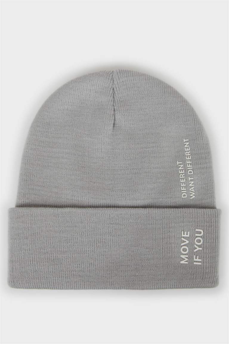 Мужская трикотажная шапка с принтом