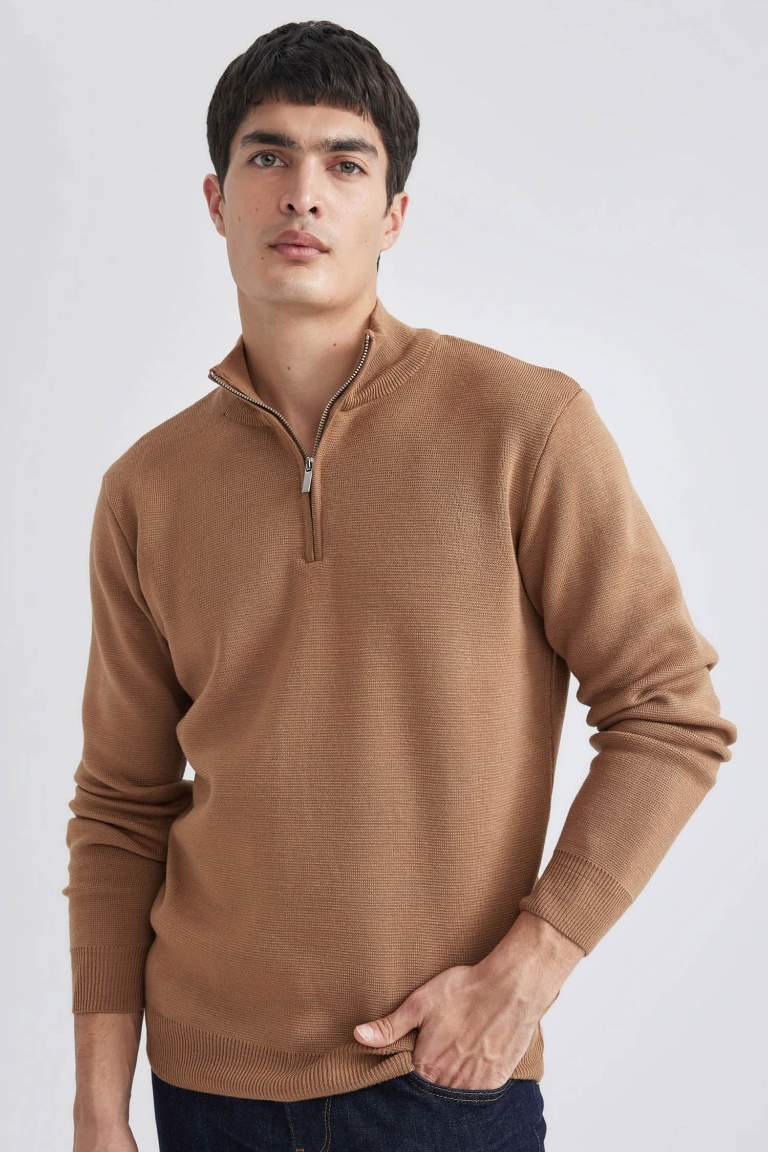 Man Standard Fit Zippered Basic Knitted Pullover