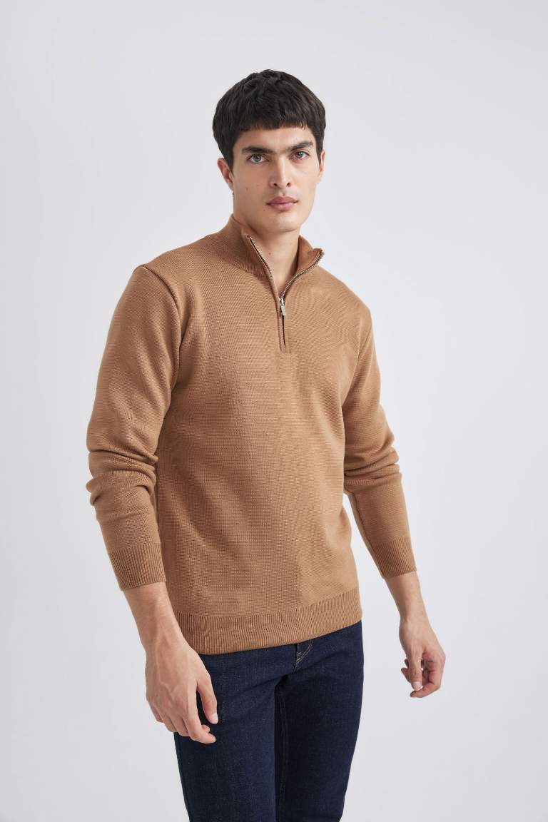 Man Standard Fit Zippered Basic Knitted Pullover