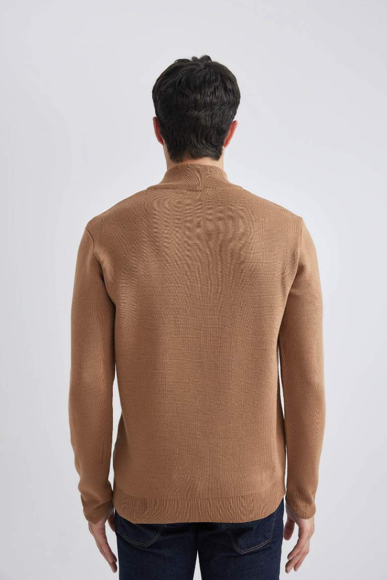 Man Standard Fit Zippered Basic Knitted Pullover