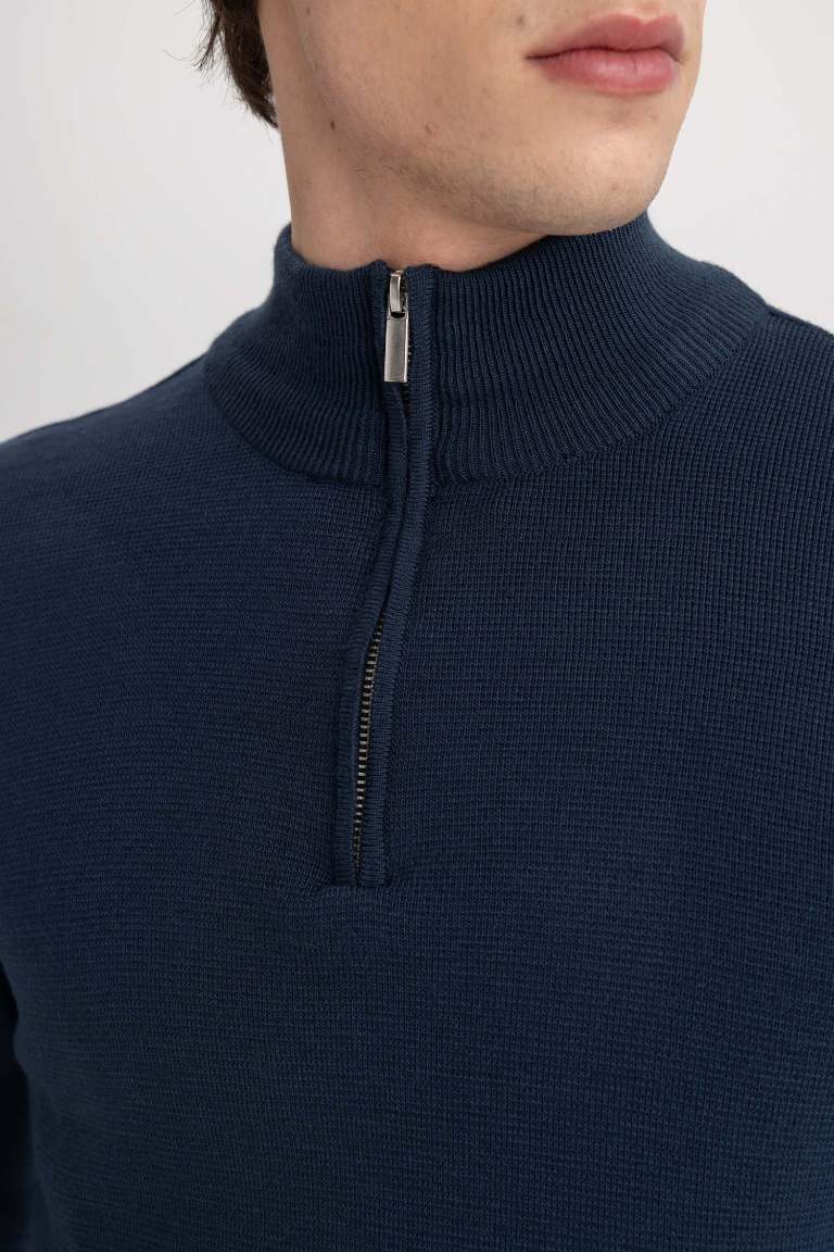 Standard Fit Zippered Basic Knitted Pullover