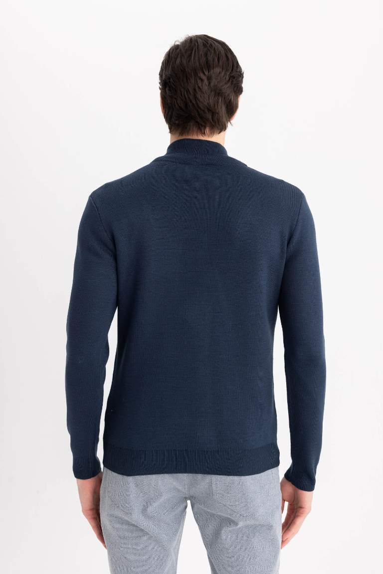 Standard Fit Zippered Basic Knitted Pullover