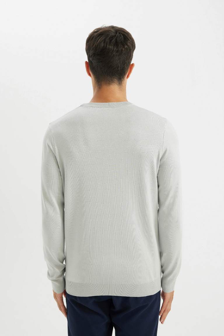 Standard Fit Crew Neck Basic Knitted Comfortable Pullover