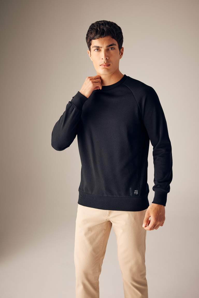 Siyah Regular Fit Bisiklet Yaka Dokuma Etiketli Basic Düz Sweatshirt