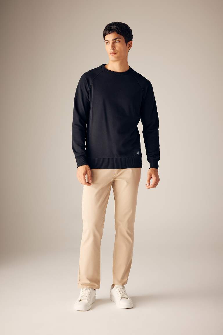 Siyah Regular Fit Bisiklet Yaka Dokuma Etiketli Basic Düz Sweatshirt