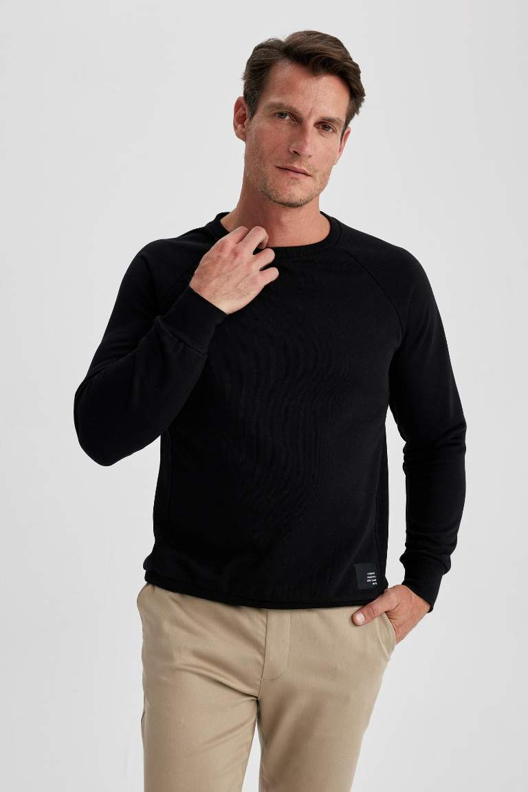 Siyah Regular Fit Bisiklet Yaka Dokuma Etiketli Basic Düz Sweatshirt