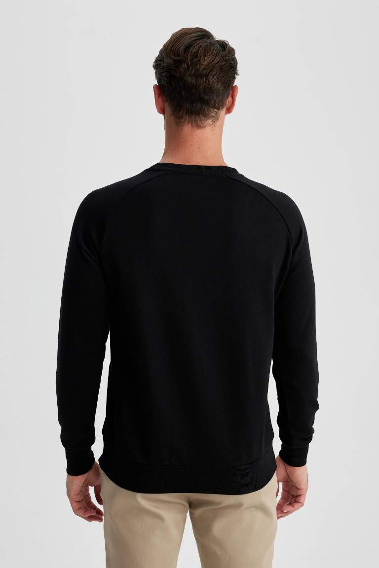 Siyah Regular Fit Bisiklet Yaka Dokuma Etiketli Basic Düz Sweatshirt