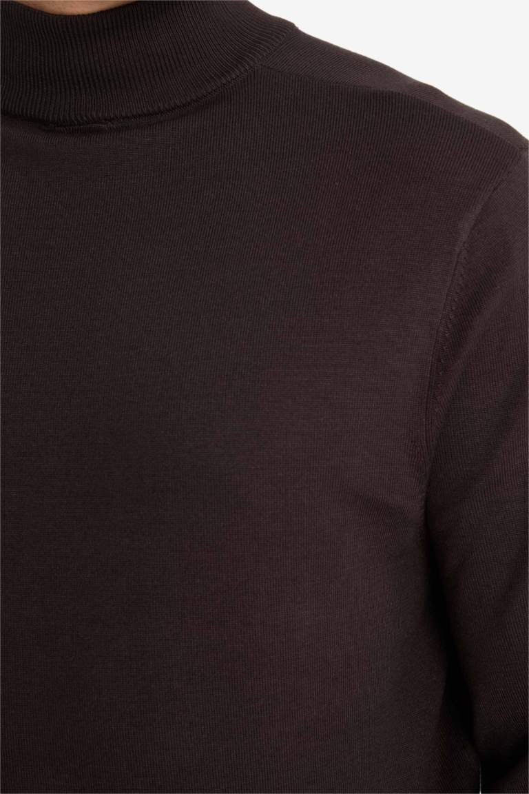 Свитер Regular Fit с горловиной-стойкой