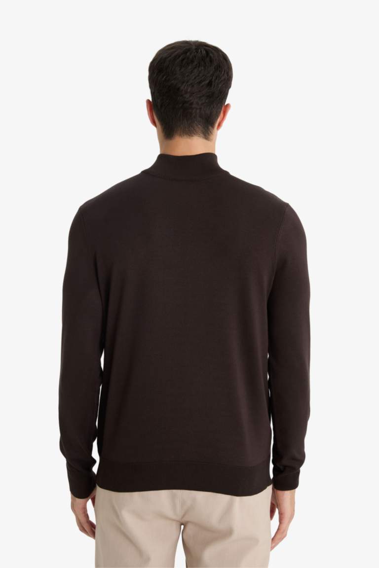 Свитер Regular Fit с горловиной-стойкой