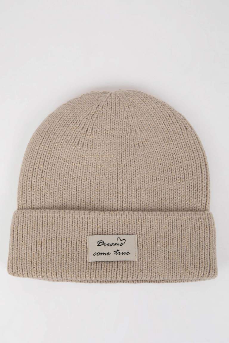 Woman Woven Labeled Beanie