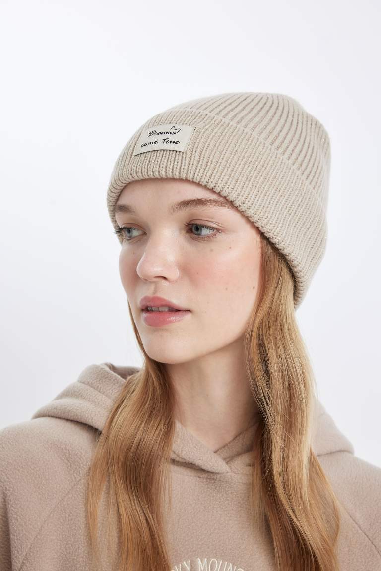 Woman Woven Labeled Beanie