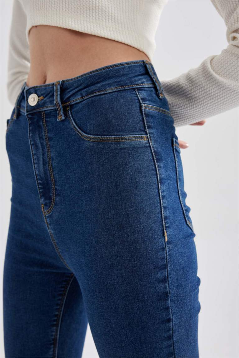 Blue WOMAN High Waist Ankle Length Jeans 2813082 DeFacto
