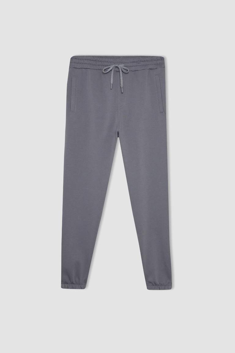 Standard Fit Stretchy Leg Thick Sweatpants