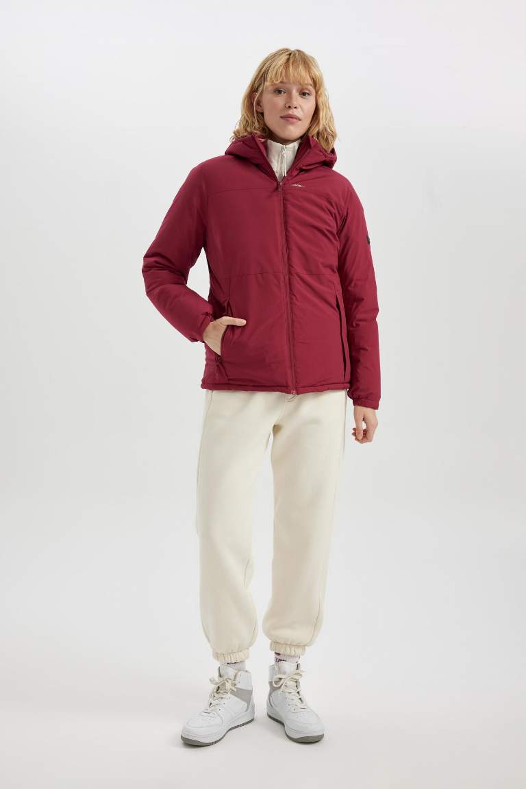 DeFactoFit Isıtıcılı Şişme Mont Su İtici Rüzgar Geçirmez Slim Fit Dar Kesim Kapüşonlu Polar Astarlı
