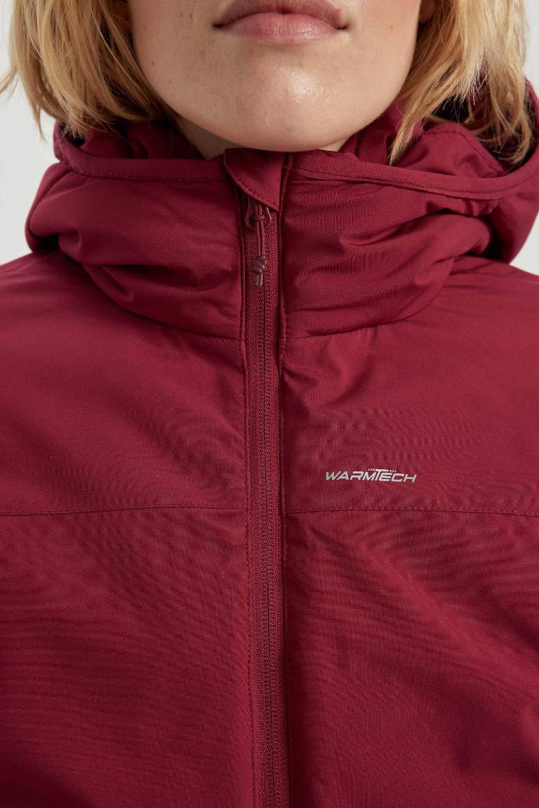 DeFactoFit Isıtıcılı Şişme Mont Su İtici Rüzgar Geçirmez Slim Fit Dar Kesim Kapüşonlu Polar Astarlı