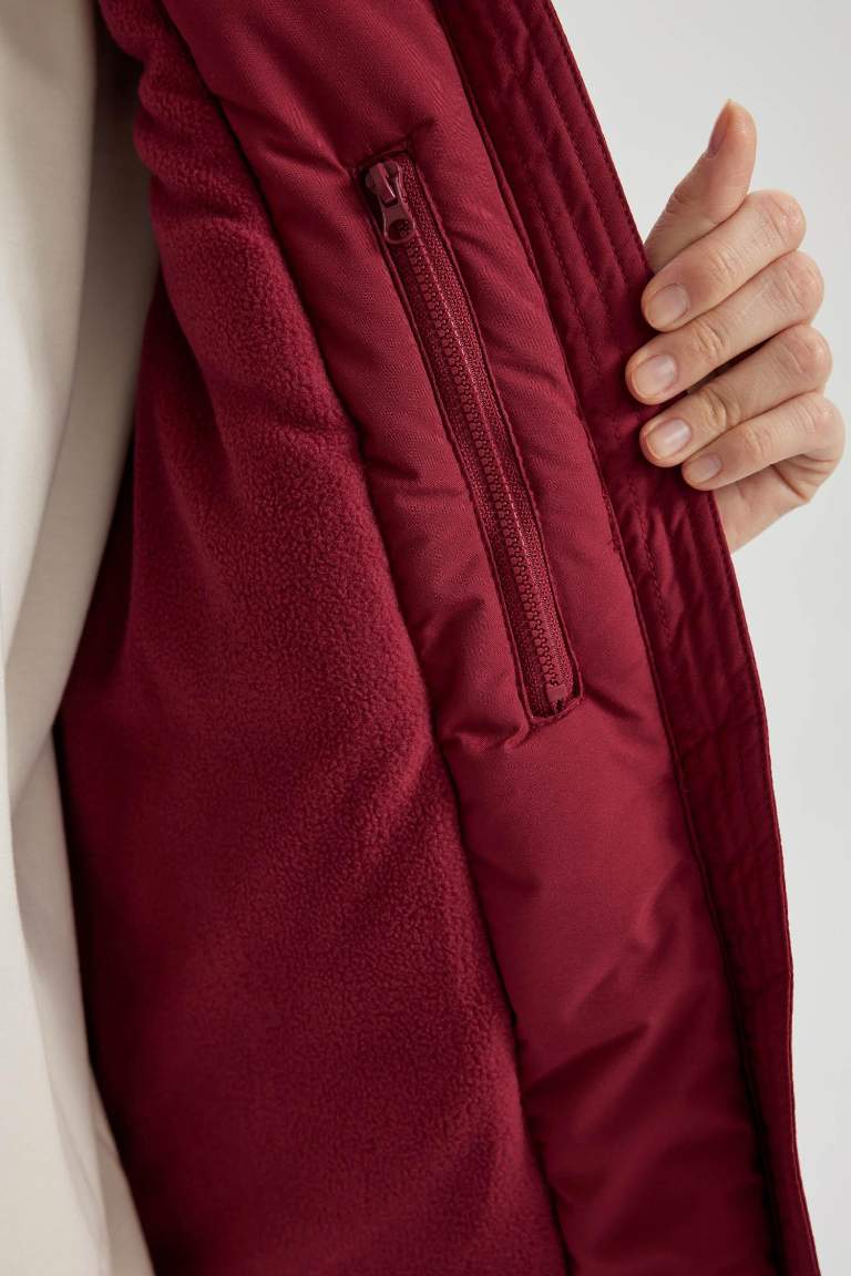 DeFactoFit Isıtıcılı Şişme Mont Su İtici Rüzgar Geçirmez Slim Fit Dar Kesim Kapüşonlu Polar Astarlı