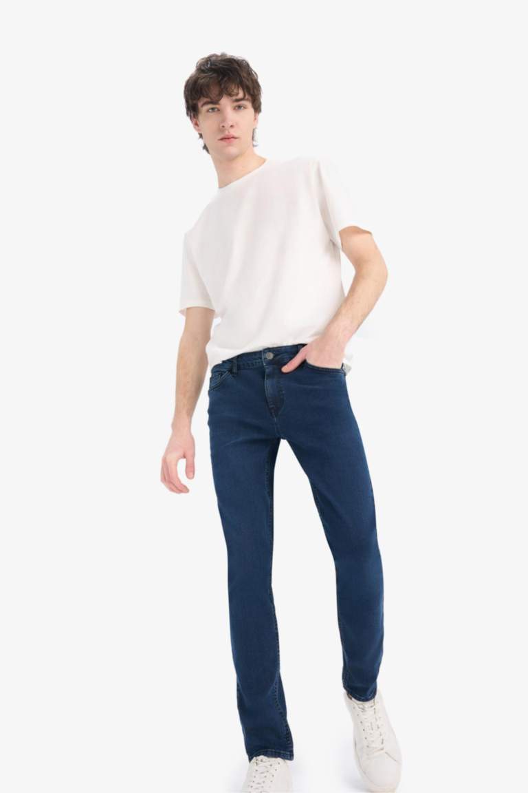 Pedro Slim Fit Jeans