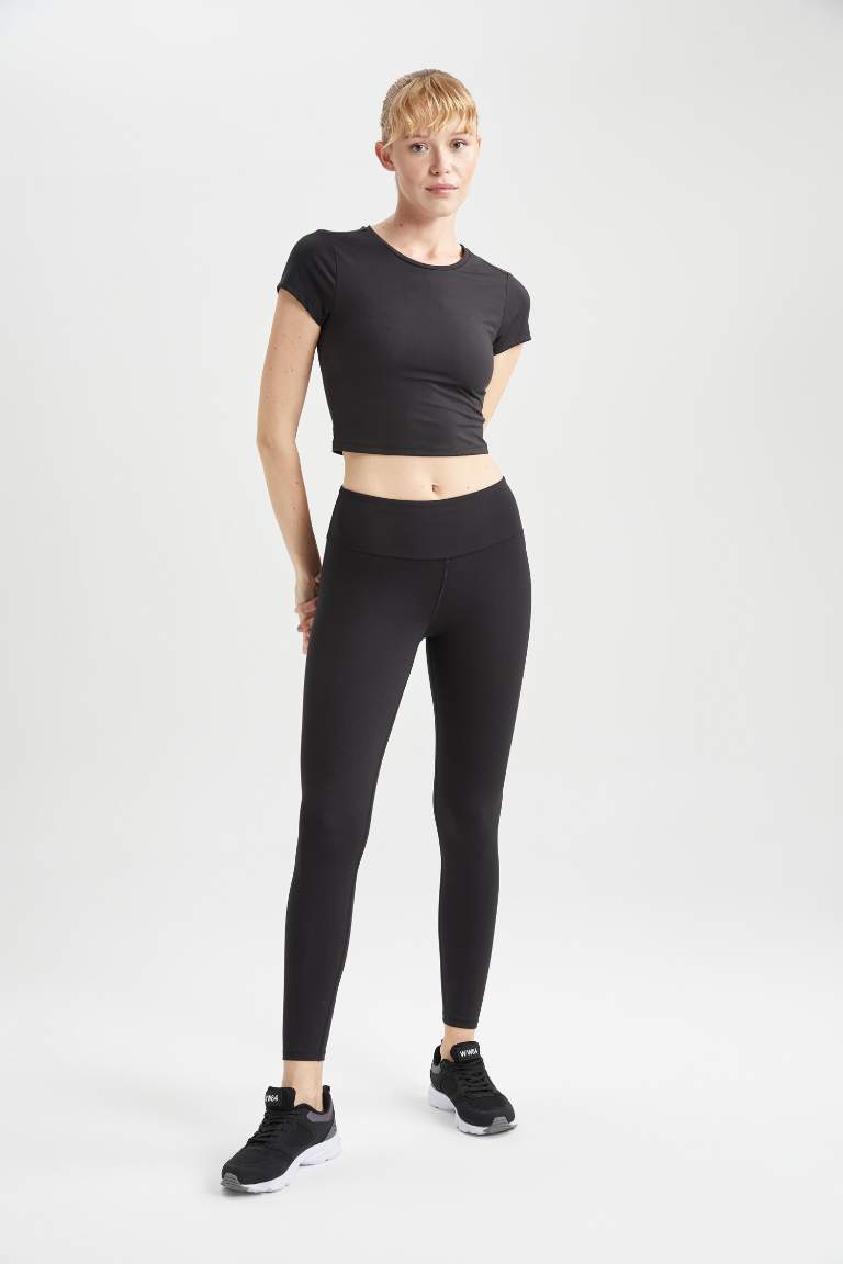 Crop Top Col Rond à Manches Courtes De Defactofit