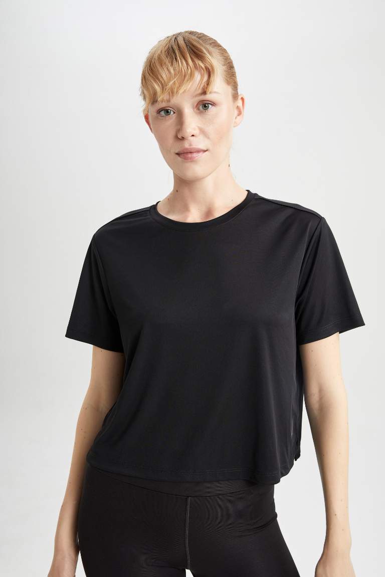 Black WOMAN Loose Fit Crew Neck Short Sleeve T-Shirt 2911292 | DeFacto