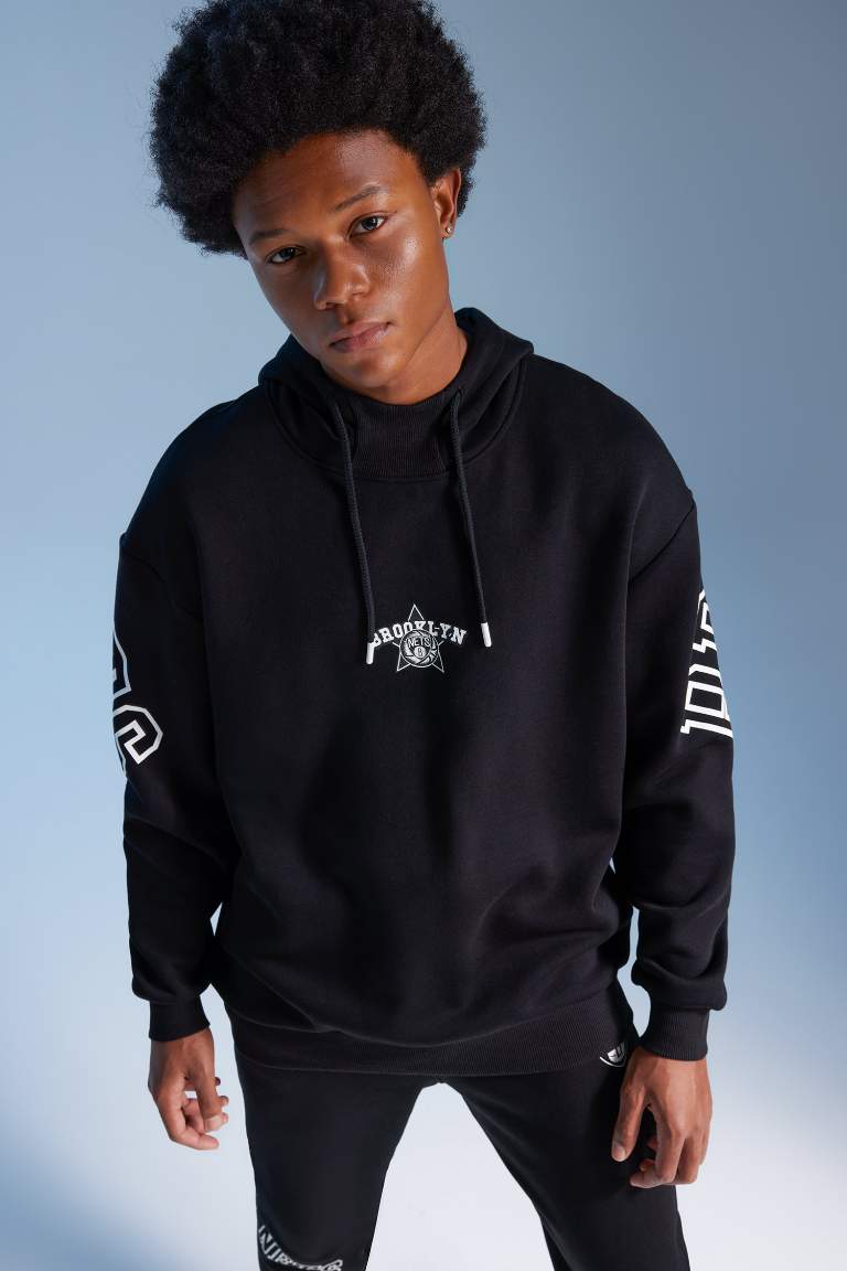 DeFactoFit NBA Brooklyn Nets Boxy Fit Kapüşonlu Sırt Baskılı Kalın Sweatshirt
