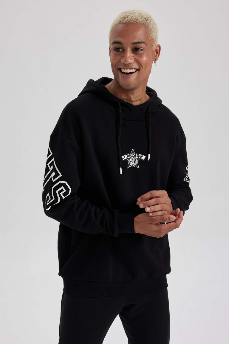 DeFactoFit NBA Brooklyn Nets Boxy Fit Kapüşonlu Sırt Baskılı Kalın Sweatshirt