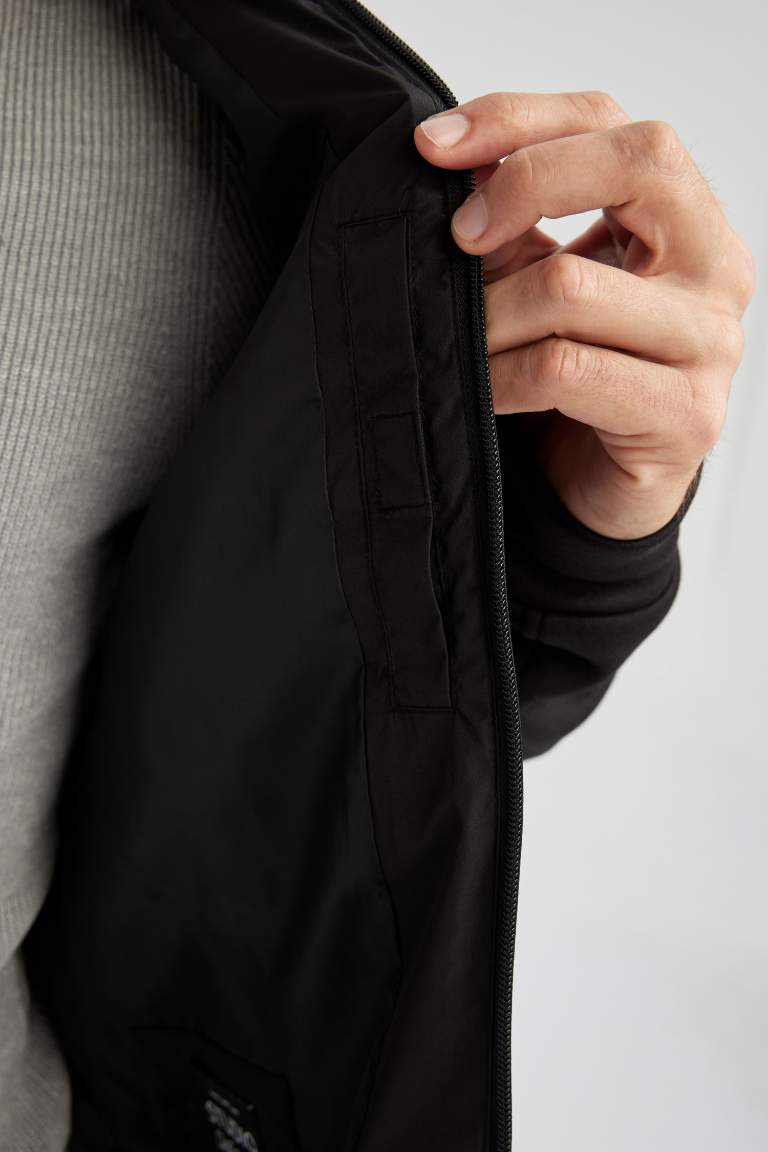 Slim Fit Mont Dar Kesim Dik Yaka Fermuarlı Çift Cepli