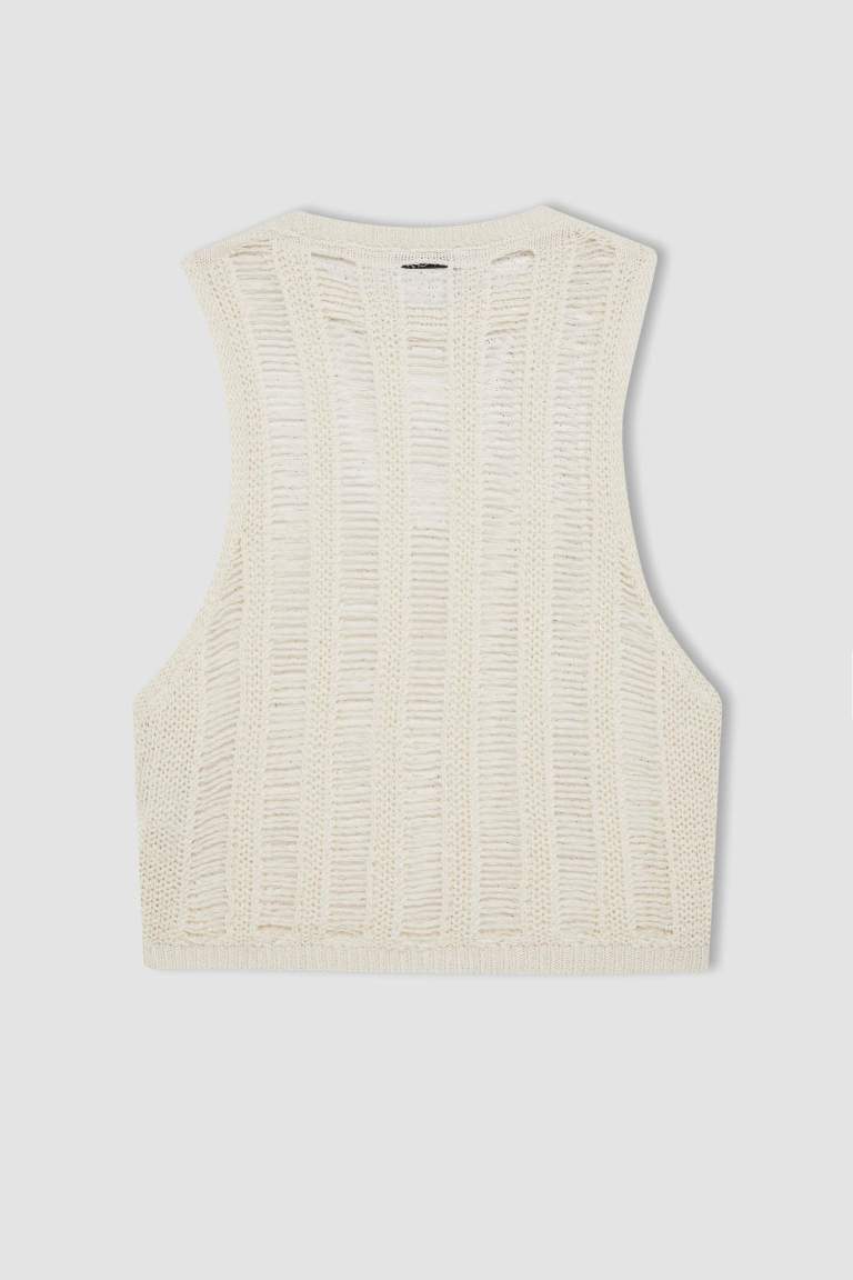 Regular Fit Crew Neck Sleeveless T-Shirt