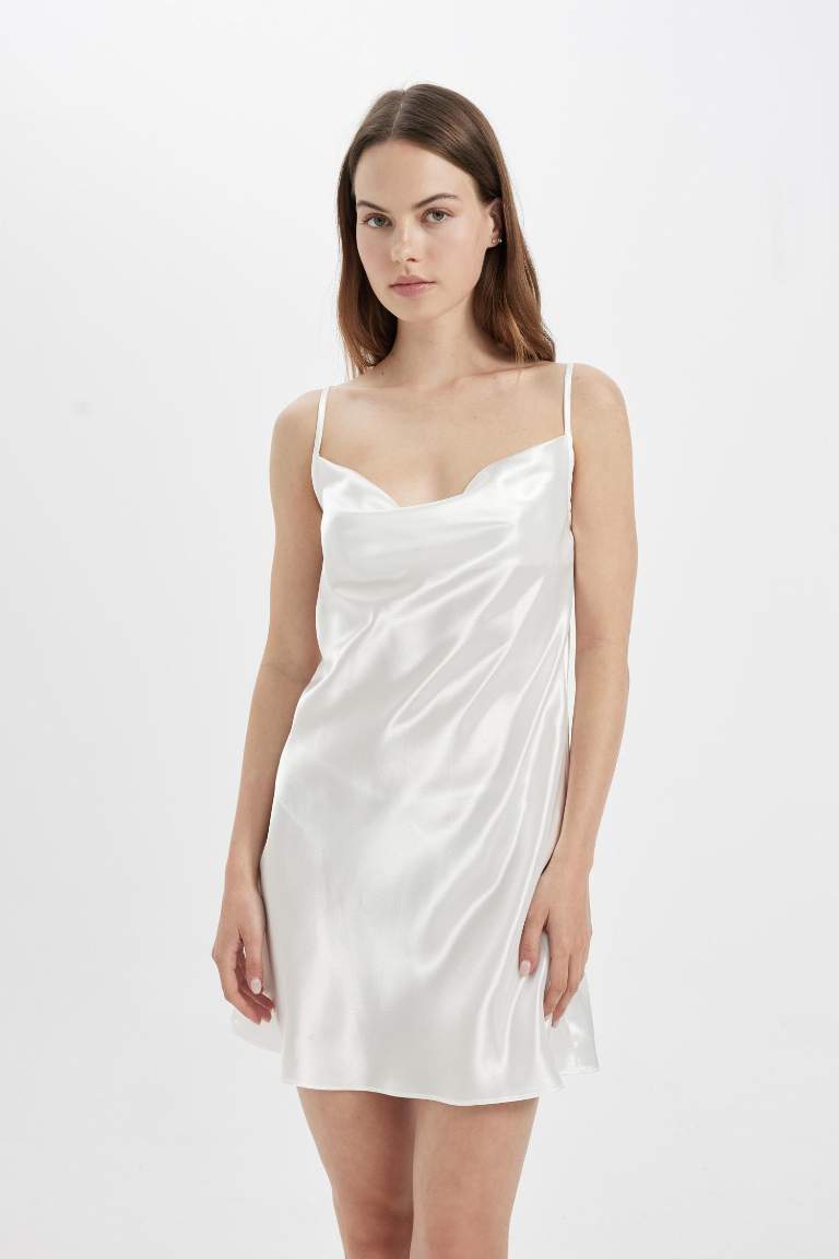 Fall in Love Regular Fit Lace Collar Bride Satin Nightgown