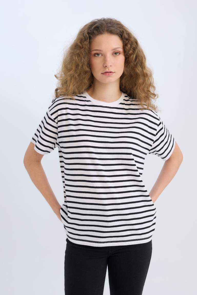 Oversize Fit Crew Neck Short Sleeve T-Shirt