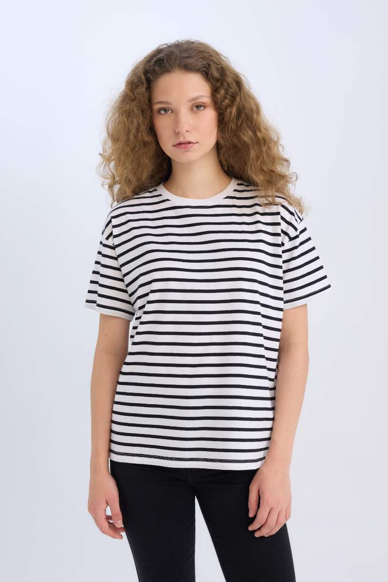 Oversize Fit Crew Neck Short Sleeve T-Shirt