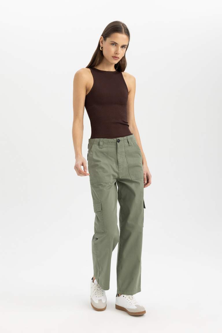 Wide Leg With Cargo Pocket Gabardine Trousers