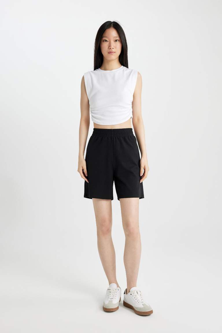 Slim Fit Crew Neck Sleeveless Crop Top