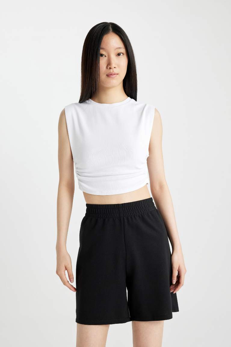 Slim Fit Crew Neck Sleeveless Crop Top