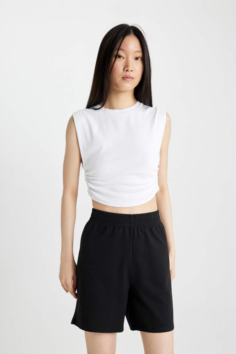 Slim Fit Crew Neck Sleeveless Crop Top