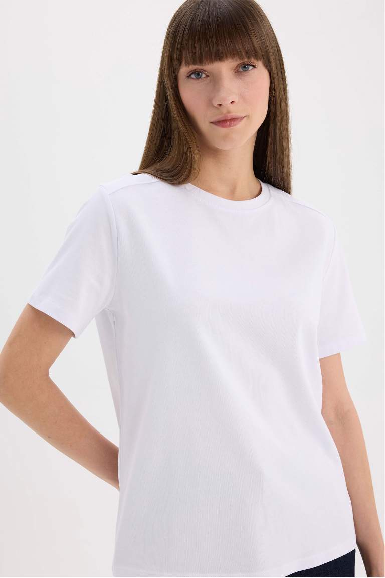 T-shirt basique blanc à col rond et manches courtes Coupe régulière