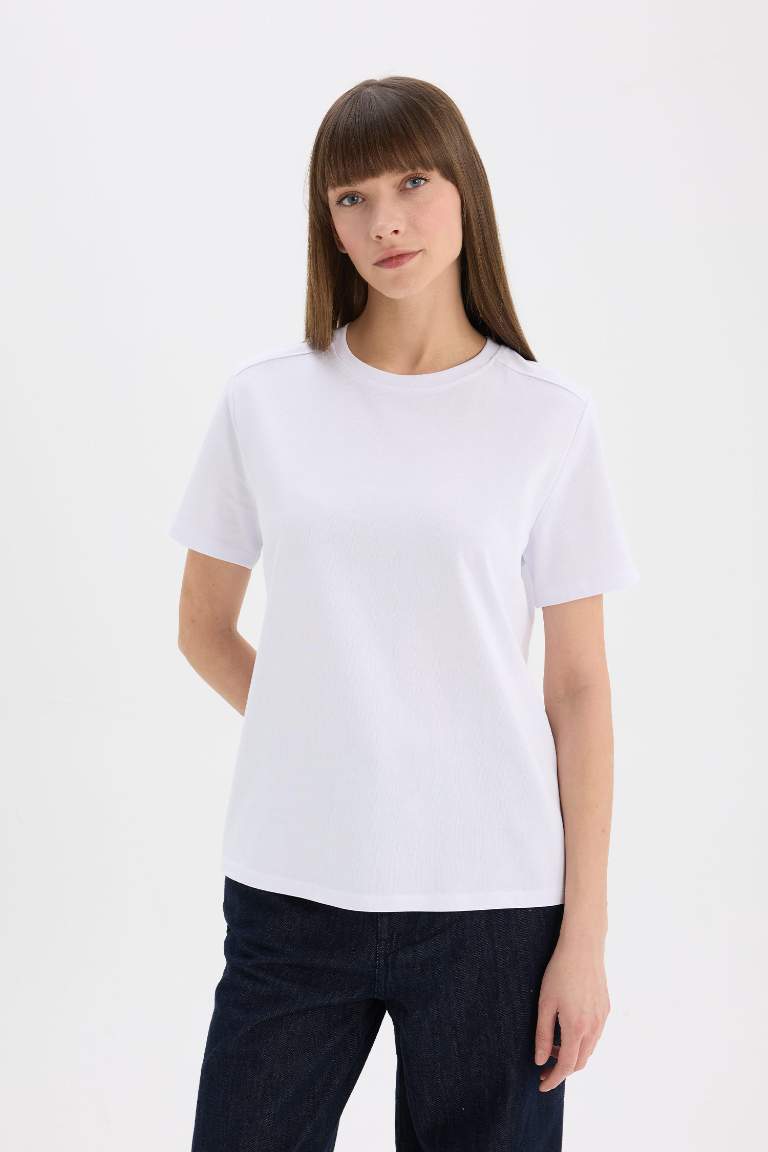 T-shirt basique blanc à col rond et manches courtes Coupe régulière