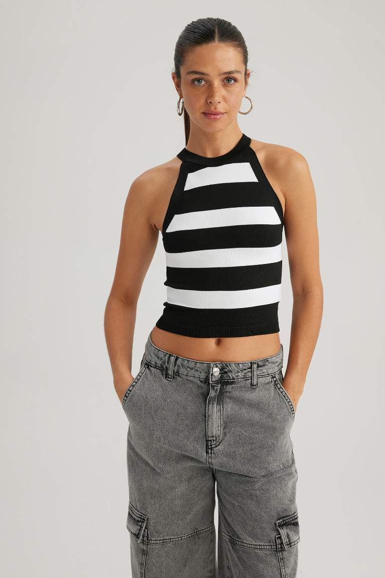 Slim Fit Halter Collar Sleeveless Tank Top