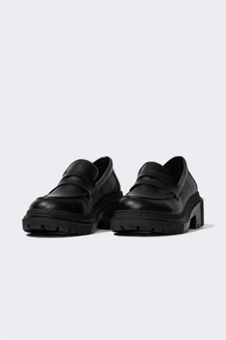 حذاء كلاسيكي حريمي جلد صناعي