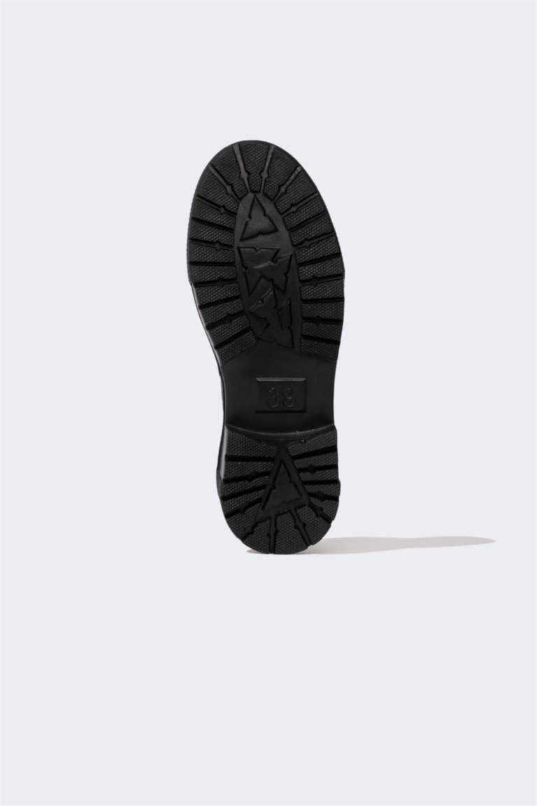 حذاء كلاسيكي حريمي جلد صناعي