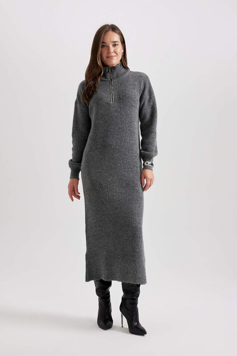 Regular Fit Fermuarlı Dik Yaka Uzun Kollu Triko Maxi Elbise